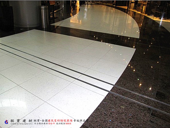 文山市抗震型地面变形缝安装效果案例